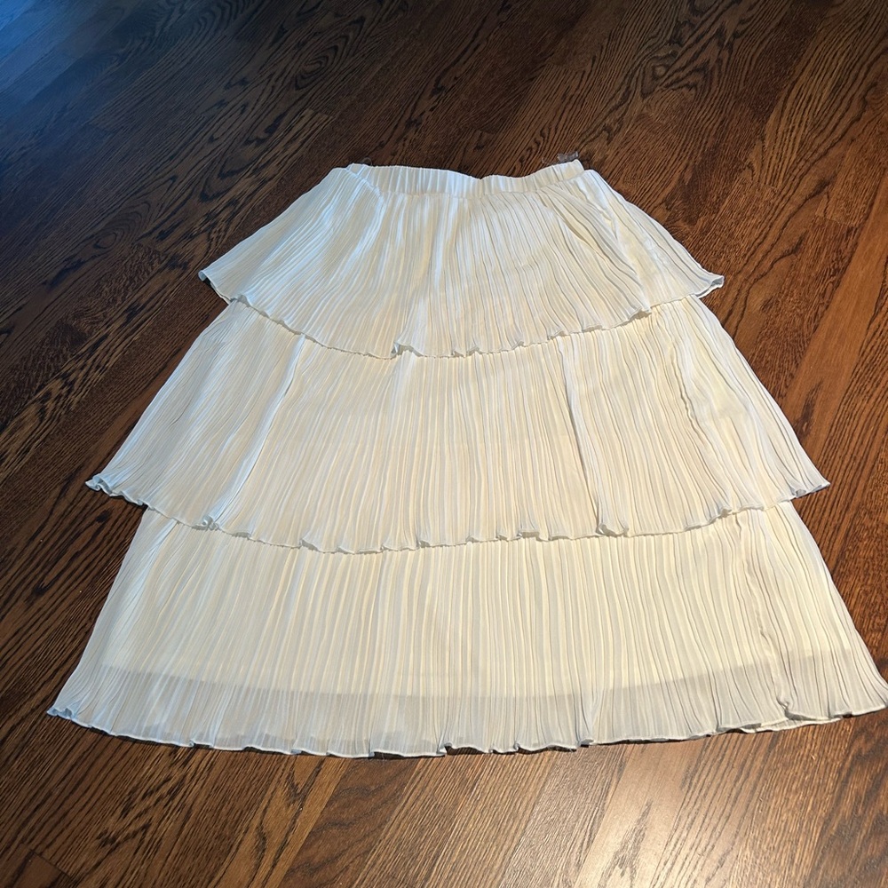 Entro Cream Ruffle Pleated Skirt